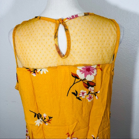 🥳🥳🥳SOLD🥳🥳🥳 Floral blouse 🌼 - Picture 5 of 5